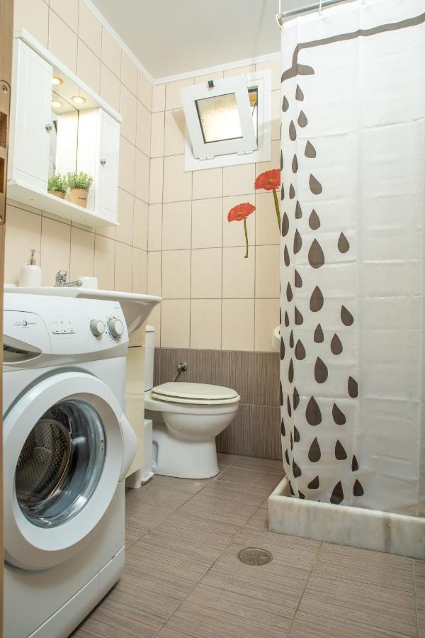 Warm Studio Apartment In Heraklion Esterno foto
