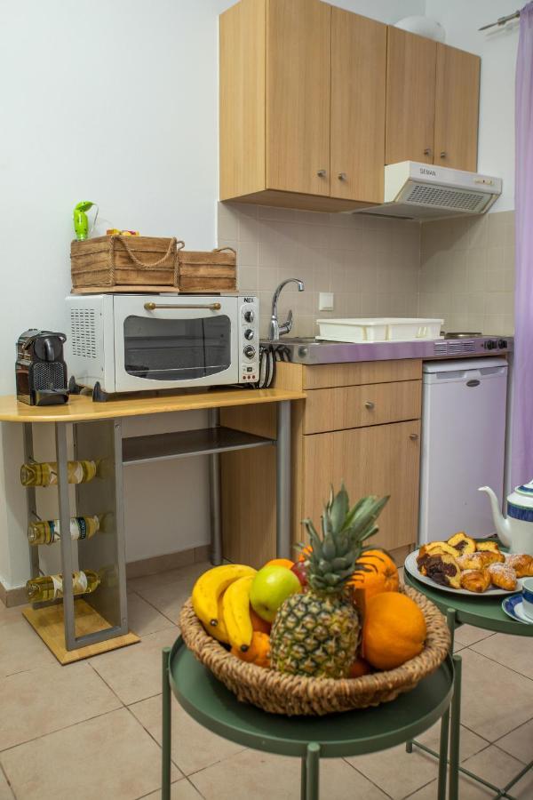 Warm Studio Apartment In Heraklion Esterno foto