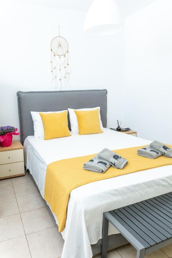 Warm Studio Apartment In Heraklion Esterno foto